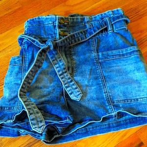 Maurices size large women's denim shorts